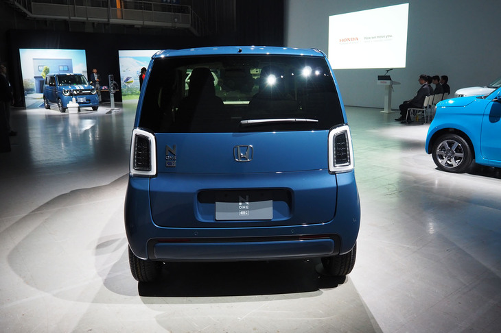 ホンダN-ONE e:(リアビュー)