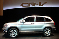 「ホンダCR-V」フルモデルチェンジで3代目へ、リアスペアタイヤなくし都会的イメージでの画像