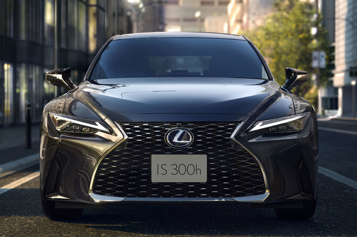 いよいよフルモデルチェンジかと思いきや、2020年に登場したのは3代目の大幅改良モデル。ただし、その変更ポイントは見た目から骨格にまでおよぶ“刷新”というべき大がかりなものだった。