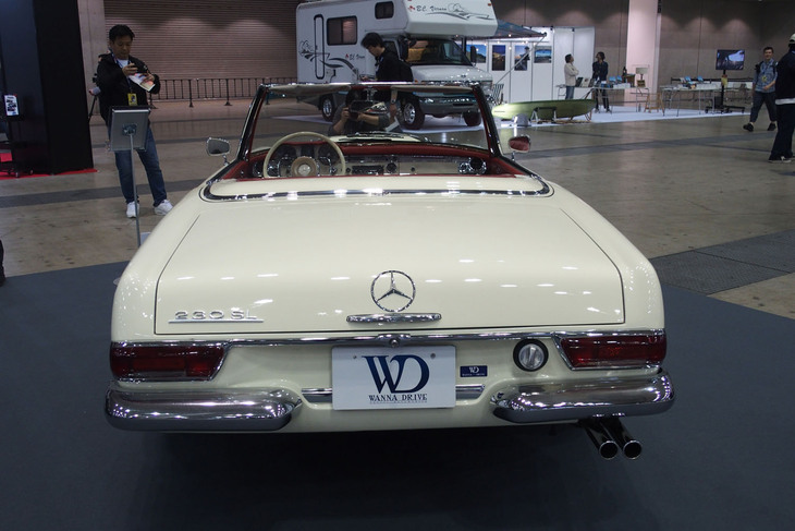 メルセデス・ベンツ230SL(1967年)