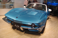 ベースデザインを削り出すクレイモデラーをはじめ、「ロックスター」の開発には“ファッションスーパーカー”「オロチ」に関わったスタッフが多く参画している。