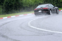 「パナメーラ」はエンジンよりシャシーの方が速いクルマだ。3リッターV6ターボエンジンが生み出すパワーをシャシーが“まるっ”と飲み込んでしまう。