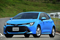 ボディーカラーは、写真の「シアンメタリック」を含む全8色がラインナップされる。