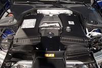 「AMG GT63 S 4MATIC+」は0-100km/h加速3.2秒、最高速度は315km/hという実力の持ち主。最高出力639ps、最大トルク900Nmの「M177」と呼ばれる4リッターV8ツインターボエンジンを搭載。トランスミッションは9段ATの「AMGスピードシフトMCT」が組み合わされる。