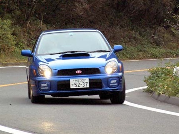 【スペック】全長×全幅×全高=4405×1730×1435mm/ホイールベース=2525mm/車重1400kg/駆動方式=4WD/2リッター水平対向4DOHC16バルブターボ・インタークーラー付き(280ps/6400rpm、38.0kgm/4000rpm)/車両本体価格=306.8万円(テスト車=315.3万円/HIDロウビームランプ+濃色ガラス)