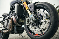 第1回:流行のメーカーカスタムや巨大な三輪バイクにも試乗!輸入バイク チョイ乗りリポート(前編)の画像