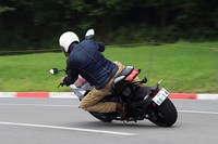 新型「カタナ」は、3段調節式のトラクションコントロール機能を標準装備。高揚感のある加速と快適なライディングを両立させたという。