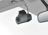 フロントガラスに装着した状態。「ダクション360 S」は本体1個でフロントからリアを撮影するので配線の引き回しがシンプルというのがうれしい。写真で見えているカメラは車内側。