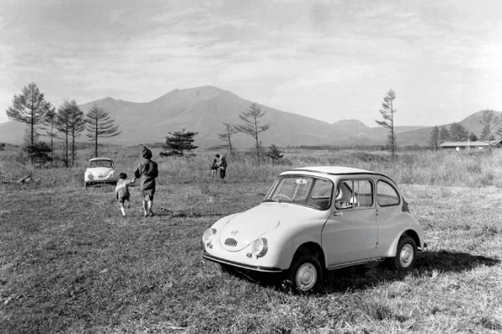 1958年に登場した「スバル360」。画期的な設計により、ライバルを上回る高い動力性能と居住性のよさを実現した。