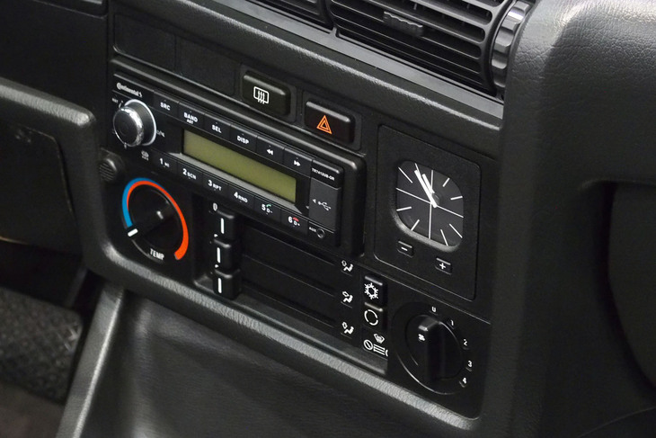 BMW 320iカブリオレ(1989年)