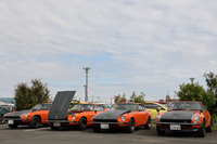 4台並んだ競技用ベースモデルの「Z432-R」。純正ボディーカラーは「グランプリオレンジ」と呼ばれるこの色のみで、マットブラックのボンネットはFRP製。フロントを除くウィンドウはアクリル製だった。