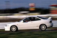 1995年に登場した「インテグラ タイプR」。最高出力200PS/8000rpmという高回転型の1.8リッター直4エンジンが搭載された。