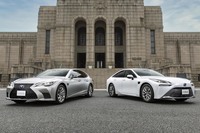 「アドバンストドライブ」搭載車には、安全かつスムーズに駐車をサポートする高度駐車支援知システム「Advanced Park(アドバンストパーク)」も装着される。