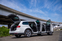 「パサート オールトラックTDI 4MOTIONアドバンス」のボディーサイズは全長×全幅×全高=4780×1855×1535mm、ホイールベース=2790mm。車重は1680kgと発表されている。