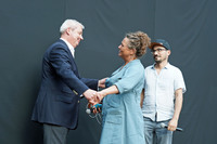 写真左からフォルクスワーゲン グループ ジャパンのティル・シェア社長、エヴァ・デ・クラーク氏、ピーター・エルンスト・クーレン氏。