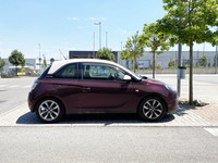 「オペル・アダム」の実車。イタリア・シエナで2020年6月に撮影。