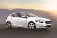 ボルボV40/V40クロスカントリーの新顔、T3発売