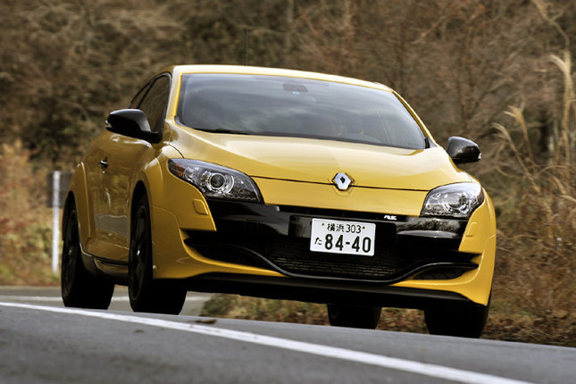 【スペック】全長×全幅×全高=4320×1850×1435mm/ホイールベース=2640mm/車重=1430kg/駆動方式=FF/2リッター直4DOHC16バルブターボ(250ps/5500rpm、34.7kgm/3000rpm)/価格=385万円(テスト車=同じ)