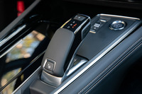 シフトセレクターはシフト・バイ・ワイヤ式。「508」シリーズのトランスミッションは全車トルコン式の8段ATとなっている。