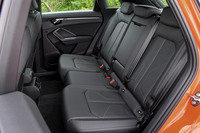 「Q3」の後席。先代モデルよりもホイールベースが延長され、居住空間が拡大している。