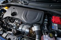 「FireFly(ファイアフライ)」と呼ばれる新開発の1.3リッター直4ターボエンジン。燃焼室形状や動弁機構を見直すことで、最高出力は11ps、最大トルクは20Nm向上している。