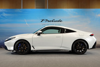 一般的なスポーツクーペと比べると、フロントに厚みがあり、ノーズが高い位置にきている「プレリュード」。ルーフラインの形状もあって、全体的に“前がかり”な印象を覚えるが、それが他車にはない個性になっている。