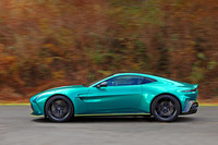 「ビッグマイナーチェンジ」と呼べるほど、各部に大きな変更を受けた「アストンマーティン・ヴァンテージ」。大谷秀雄記者が、新型ヴァンテージの実力に迫ります。(photo:荒川正幸)