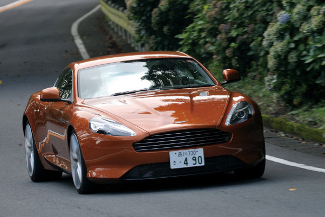 【スペック】全長×全幅×全高=4703×1904×1282mm/ホイールベース=2740mm/車重=1785kg/駆動方式=FR/6リッターV12DOHC48バルブ(497ps/6500rpm、58.1kgm/5750rpm)/価格=2299万5000円(テスト車=2450万8050円)