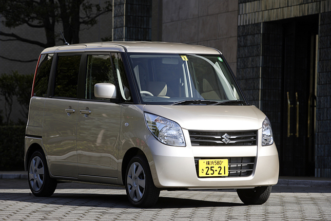 【スペック】X:全長×全幅×全高=3395×1475×1735mm/ホイールベース=2400mm/車重=910kg/駆動方式=FF/0.66リッター直3DOHC12バルブ(54ps/6500rpm、6.4kgm/3500rpm)/価格=123万9000円(テスト車=同じ)