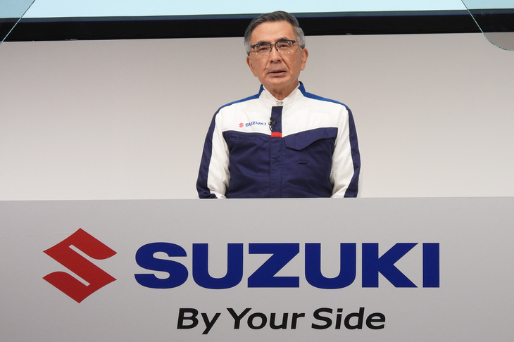 2025年9月9日の技術戦略説明会/新中期経営計画説明会より、壇上に立つスズキの鈴木俊宏社長。