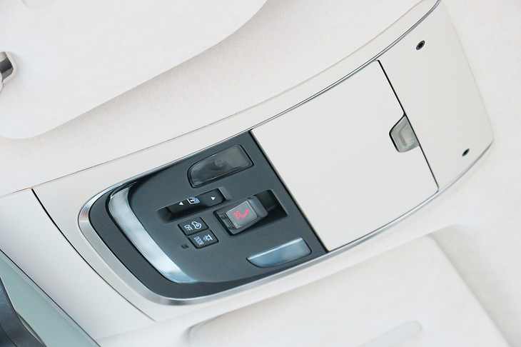 トヨタ・センチュリー(オーバーヘッドコンソール)