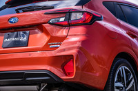 新型「インプレッサ」は5ドアハッチバックのみの設定。先代モデルは5ドアハッチバック車が「インプレッサ スポーツ」、4ドアセダンが「インプレッサG4」と呼ばれていたが、今回のフルモデルチェンジを機に車名はシンプルにインプレッサとされた。