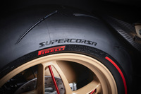 MVアグスタが500台限定の特別モデル「スーパーベローチェ1000セリエオロ」を発表の画像