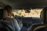 今回のテストドライブでは、試乗車のコックピット周辺は黒いフェルトで覆われていた。そのデザインを公開することは、まだ許されていない。