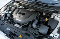 2017年のデビュー時はディーゼル車のみだった「CX-8」。現在は2.5リッターガソリンターボ(写真)のほか、自然吸気の2.5リッターガソリンエンジンも選べる。