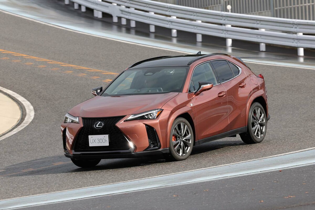 レクサスUX300eプロトタイプ／UX300hプロトタイプ【試乗記】 5年熟成の
