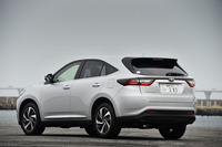 1997年に初代が誕生した「トヨタ・ハリアー」。現在のモデルは3代目で、デビューから3年半がたった2017年6月にマイナーチェンジが施された。