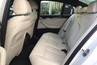 「BMW 540i xDrive Mスポーツ」のインテリア。