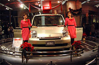 ホンダ、フィットベースのミニバン「モビリオ」発表の画像