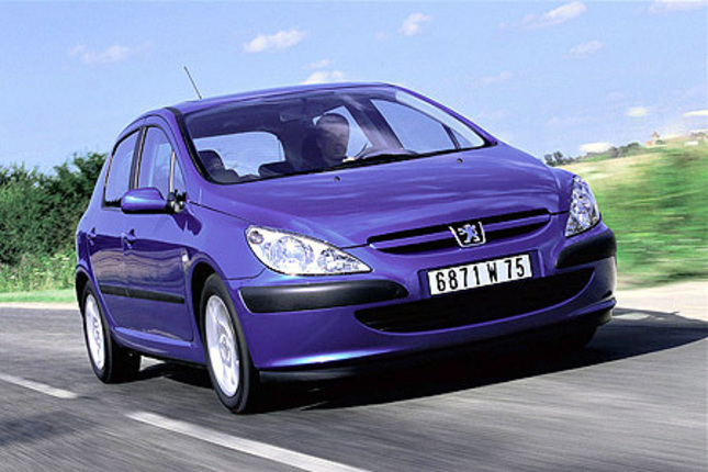 【スペック】(参考)プジョー307XT(5MT):全長×全幅×全高=4210×1760×1530mm/ホイールベース=2610mm/車重=1270kg/駆動方式=FF/2リッター直4DOHC16バルブ(137ps/6000rpm、19.4kgm/4100rpm)/車両本体価格=239.0万円