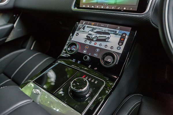 これが新しい基準になる。ロボットデザインの第一人者が「レンジローバー ヴェラール」を語った。