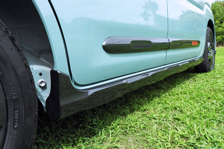 スズキ・スペーシア ギア ハイブリッドXZターボ(サイドドアガーニッシュ&サイドアンダーガーニッシュ)