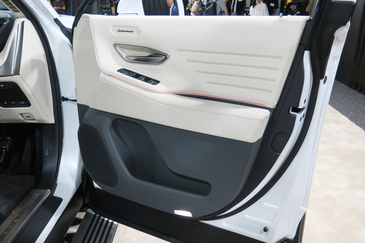 トヨタ・センチュリー(フロントドアインナーパネル)