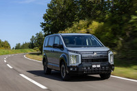 三菱がミニバン「デリカD:5」の大幅改良モデルを発表【ジャパンモビリティショー2025】の画像