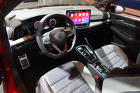 フォルクスワーゲンが改良型「ゴルフ/ゴルフヴァリアント」を正式発表 2025年1月にデリバリー開始の画像