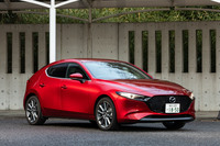 「ファストバック」については、2リッターガソリン車への6段MTの設定もトピックとなっている。