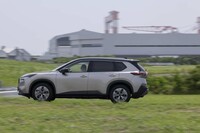 ボディーのスリーサイズは全長×全幅×全高=4660×1840×1720mmで、ホイールベースは2705mm。全長は30mm短くなったがホイールベースは先代と同じ。