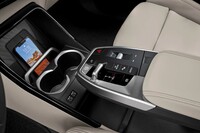 新型「BMW X1」が上陸 フル電動モデル「BMW iX1」もラインナップの画像