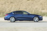 イギリス、ドイツ、日本、スウェーデンから計4台の“デザインで選ぶセダン”が登場。写真は日本代表の「日産スカイライン」。(photo:菊池貴之)