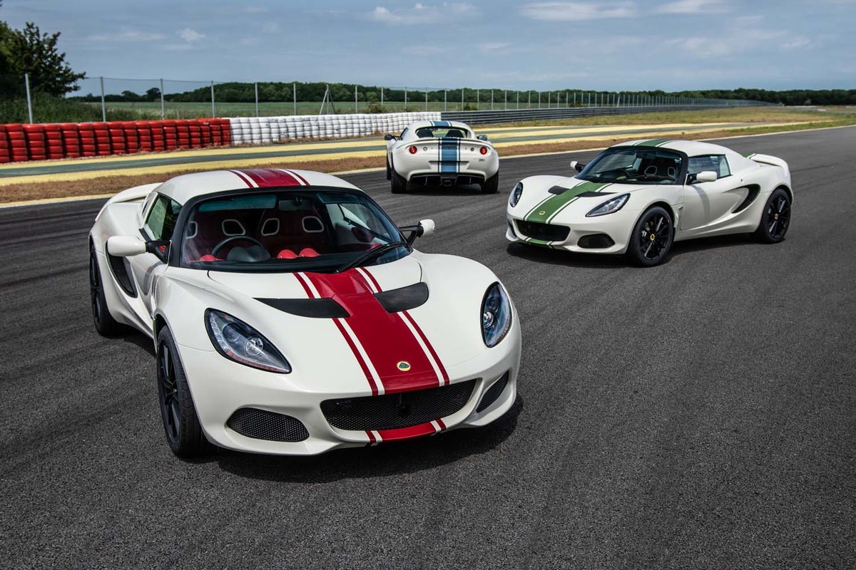 白いボディーにストライプが映える 「ロータス・エリーゼ」の限定車